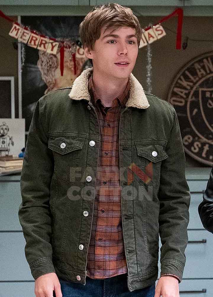 13 Reasons Why Miles Heizer Green Jacket